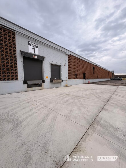 More Photos Of 3175 Gilchrist Rd, Mogadore Warehouse For Lease