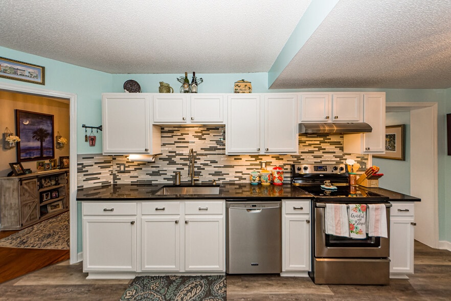 More Photos Of 111 Heatley St, Moncks Corner Medical For Sale