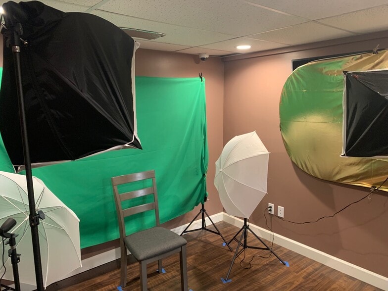 More Photos Of 1155 Newport Ave, Pawtucket Medical For Sale