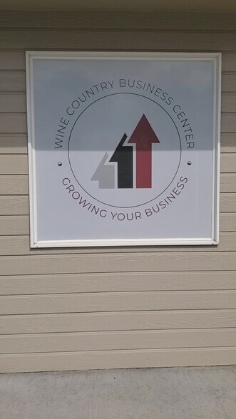 Primary Photo Of 223 W Wine Country Rd, Grandview Coworking Space