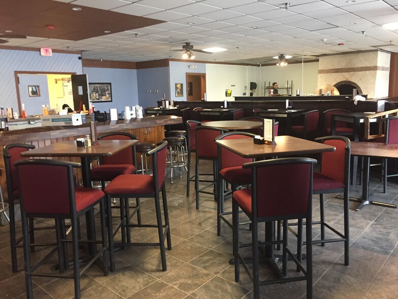 More Photos Of 3S071 State Route 59, Warrenville Restaurant For Lease