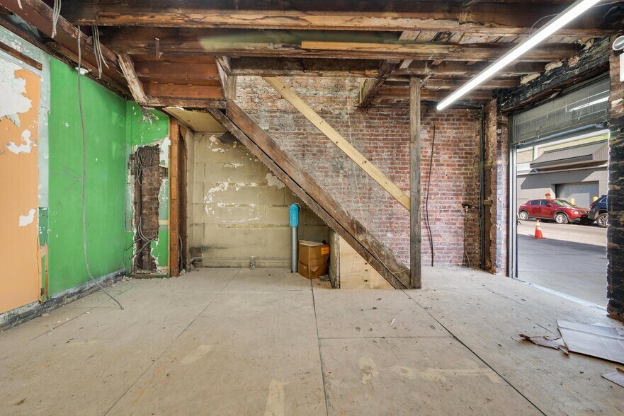 More Photos Of 1539 Covert St, Ridgewood Warehouse For Lease