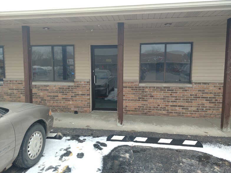 More Photos Of 5836 N Lapeer Rd, North Branch Storefront For Lease