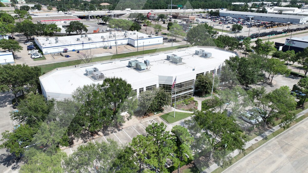 More Photos Of 10750 Hammerly Blvd, Houston Office For Lease