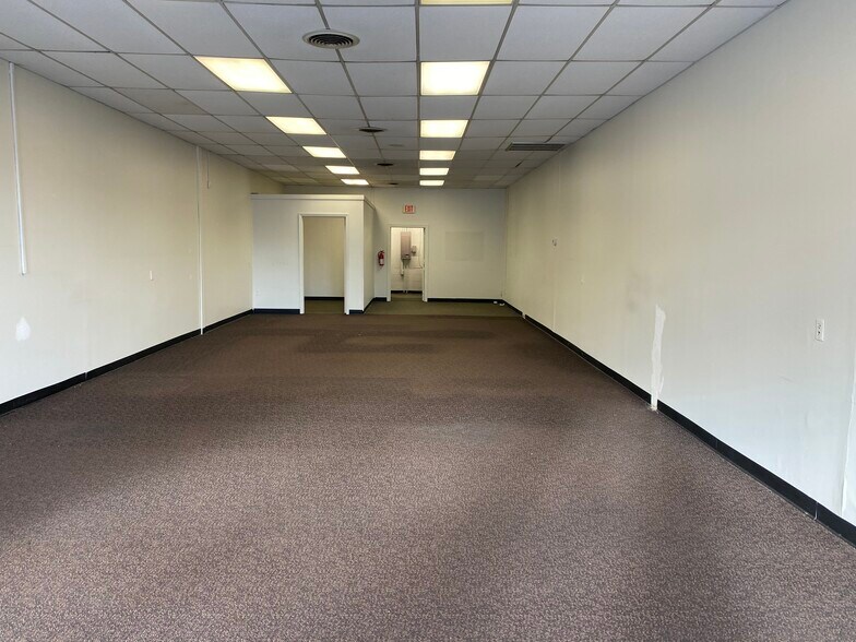 More Photos Of 715 E Atlantic St, South Hill Unknown For Lease