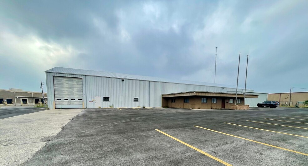 More Photos Of 442 Navigation Blvd, Corpus Christi Warehouse For Lease