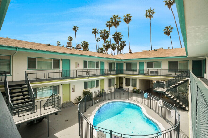 More Photos Of 400 S Mariposa Ave, Los Angeles Apartments For Sale