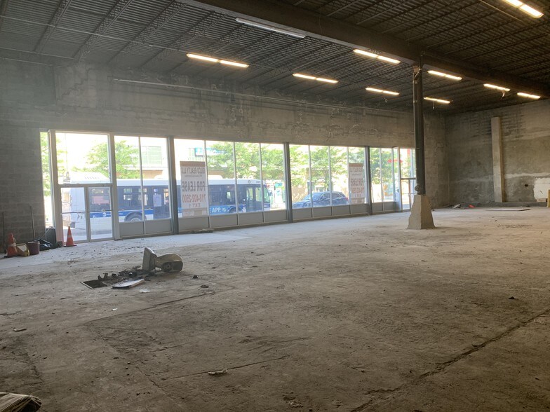 More Photos Of 556 River Ave, Bronx Storefront Retail Office For Lease