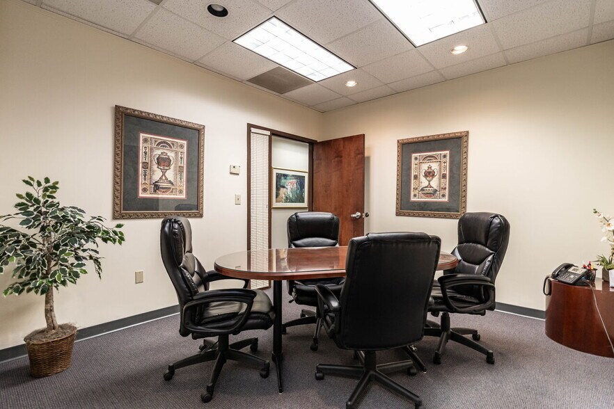 More Photos Of 4030 Wake Forest Rd, Raleigh Office For Sale
