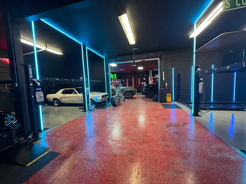 More Photos Of 41 Degnon Blvd, Bay Shore Manufacturing For Lease