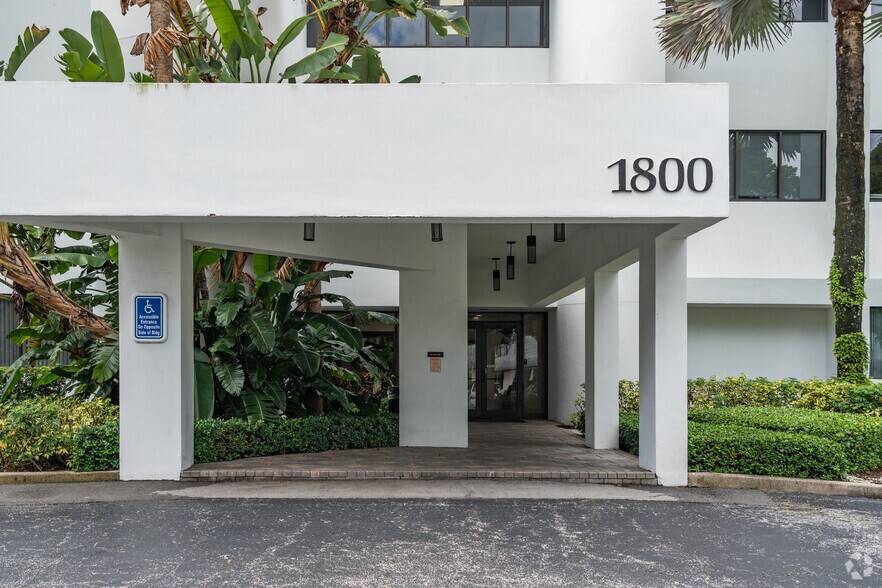 More Photos Of 1800 NW Corporate Blvd, Boca Raton Office For Lease