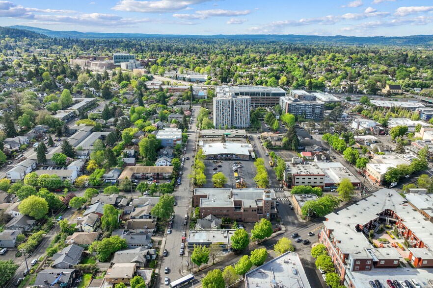 More Photos Of 4434 NE Sandy Blvd, Portland Freestanding For Sale