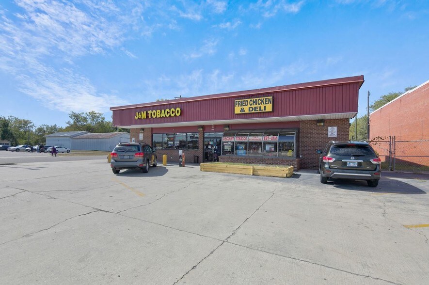 More Photos Of 315 N Eastern Blvd, Fayetteville Convenience Store For Sale