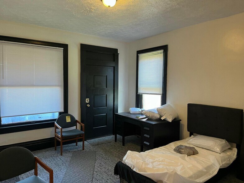 More Photos Of 1423 E Main St, Columbus Apartments For Sale