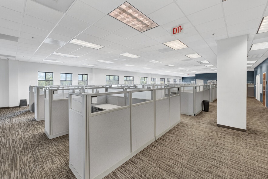 More Photos Of 4969 Centre Pointe Dr, North Charleston Office For Lease