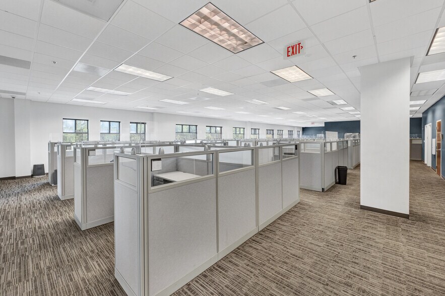 More Photos Of 4969 Centre Pointe Dr, North Charleston Office For Lease