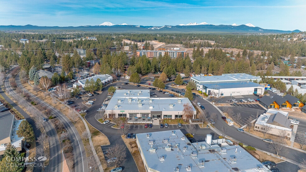 More Photos Of 1001 SW Emkay Dr, Bend Office For Lease
