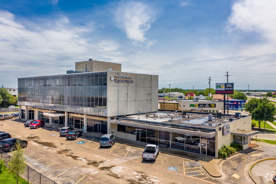 Primary Photo Of 1711 W Irving Blvd, Irving Medical For Lease