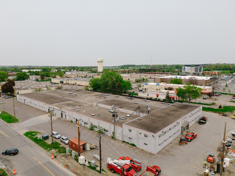 Primary Photo Of 3737 N Lexington Ave, Arden Hills Manufacturing For Sale