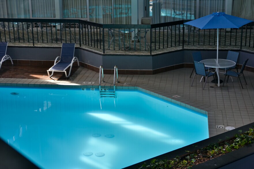 More Photos Of 383 E Leffel Ln, Springfield Hotel For Sale