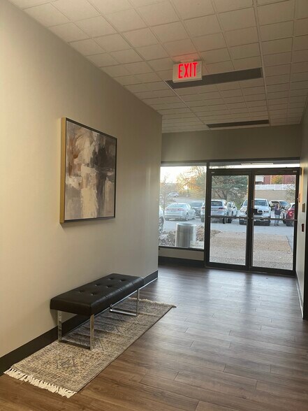 More Photos Of 745 Craig Rd, Creve Coeur Office For Lease