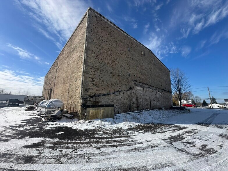 More Photos Of 638 Lake St, Wilson Freestanding For Sale