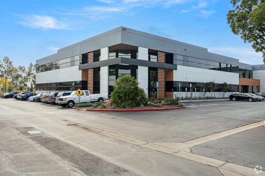 More Photos Of 924 Overland Ct, San Dimas Office For Lease