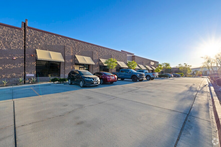 More Photos Of 77851 Los Montanas Rd, Palm Desert Unknown For Lease