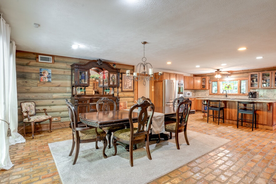 More Photos Of 4032 Highway 48 W, Mccomb Specialty For Sale