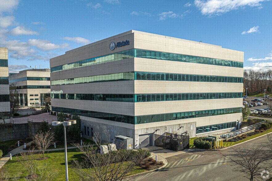 More Photos Of 878 Veterans Memorial Hwy, Hauppauge Office For Lease