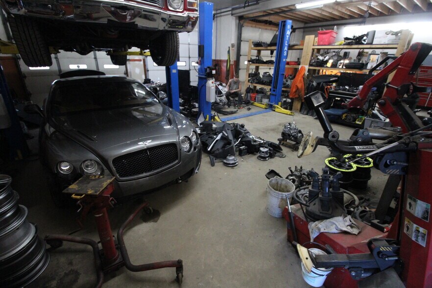 More Photos Of 585 S Main St, Central Square Auto Dealership For Sale