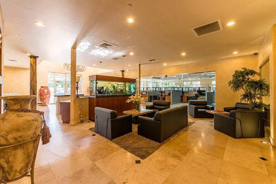 More Photos Of 8040 Southpark Ln, Littleton Office For Lease