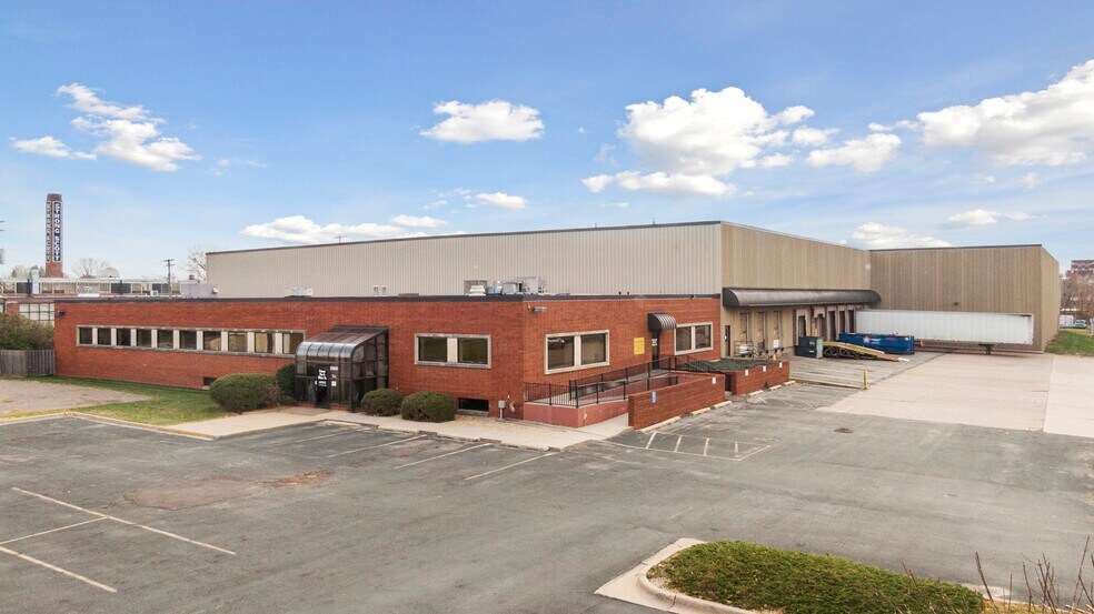 More Photos Of 2500 NE Kennedy St, Minneapolis Warehouse For Sale