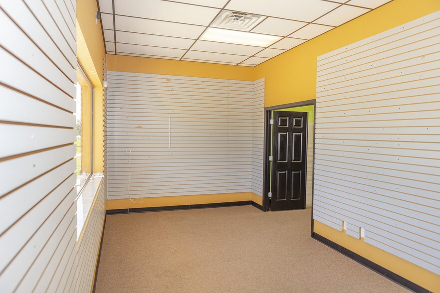 More Photos Of 2211 E Norvell Bryant Hwy, Hernando Freestanding For Sale