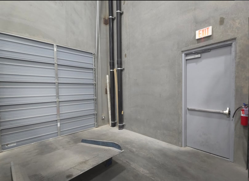 More Photos Of 7600 W Arby Ave, Las Vegas Industrial For Sale