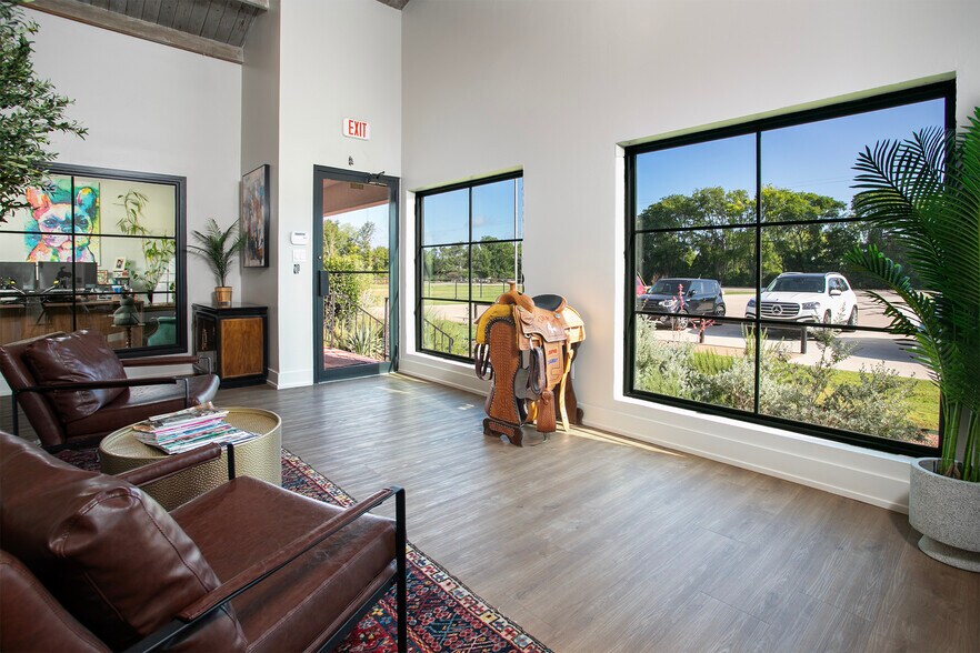 More Photos Of 15393 Highway 64 W, Tyler Warehouse For Lease