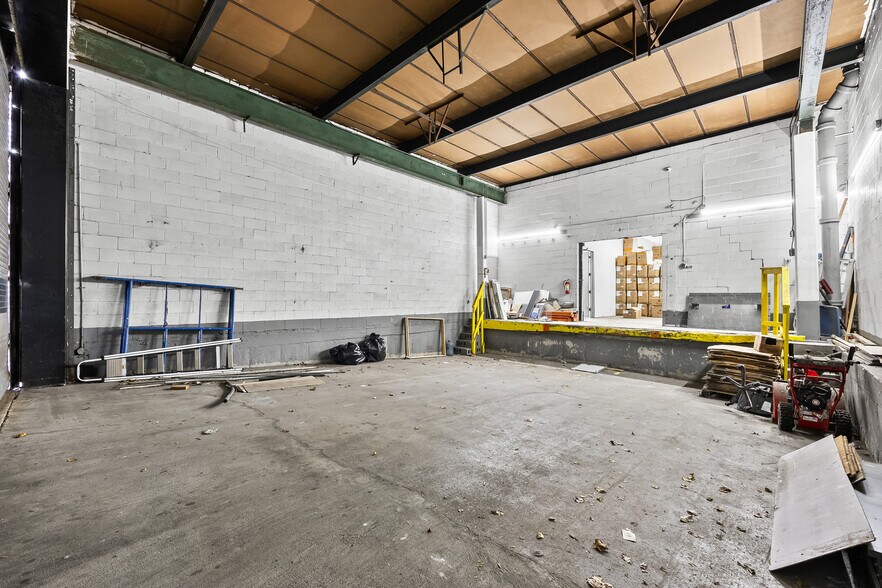 More Photos Of 59-48 55th St, Maspeth Manufacturing For Sale