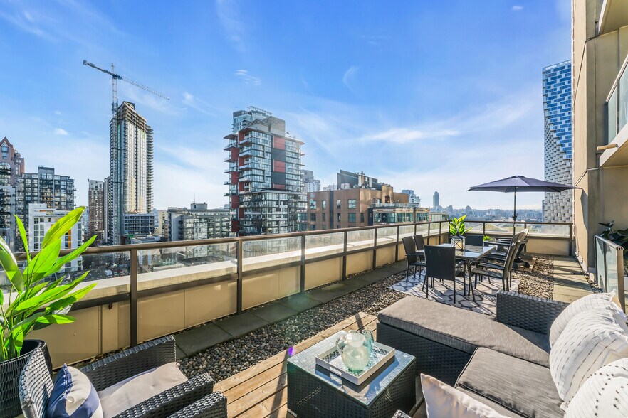 More Photos Of 789 Drake St, Vancouver Apartments For Sale