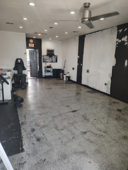 More Photos Of 556 N Arizona Ave, Chandler Storefront For Sale