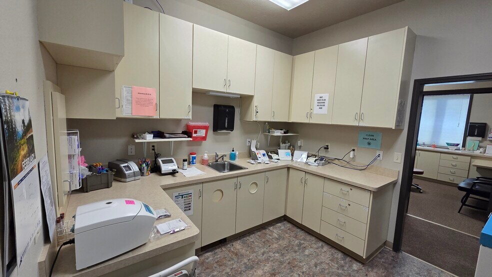 More Photos Of 3456 E 17th St, Ammon Medical For Lease