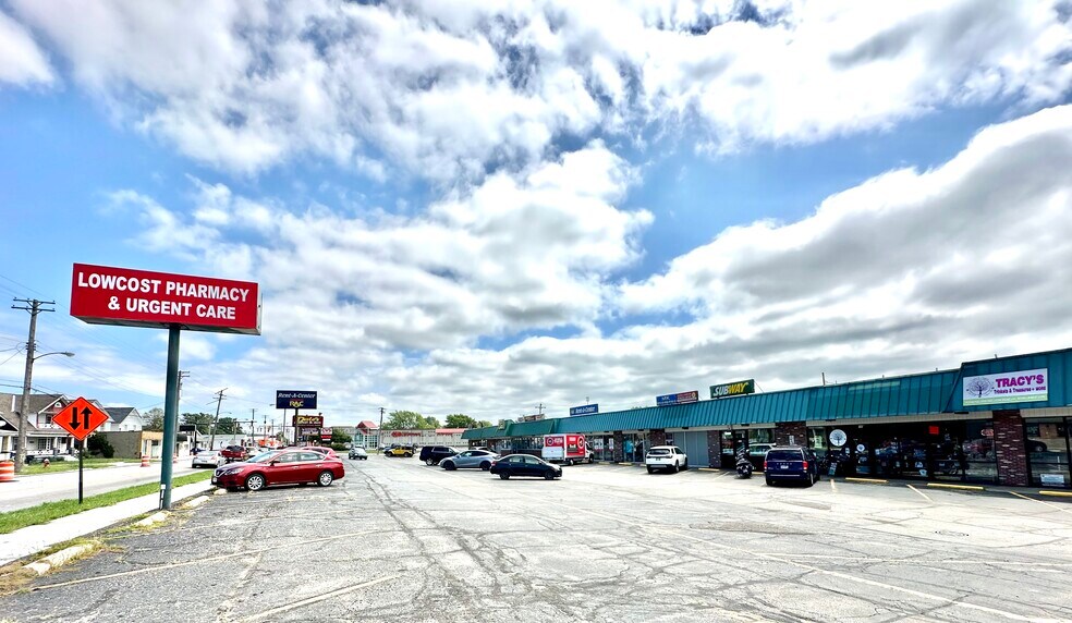 More Photos Of 401-427 Cleveland St, Elyria Unknown For Lease