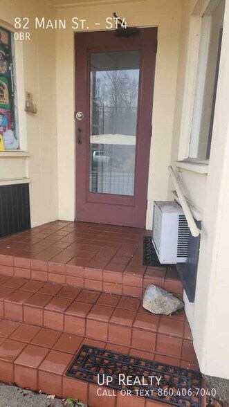 More Photos Of 82 Main St, East Hampton Apartments For Lease