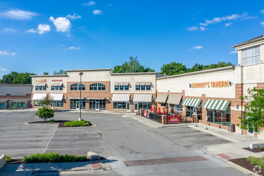 More Photos Of 8771-8901 W 95th St, Overland Park Storefront For Lease