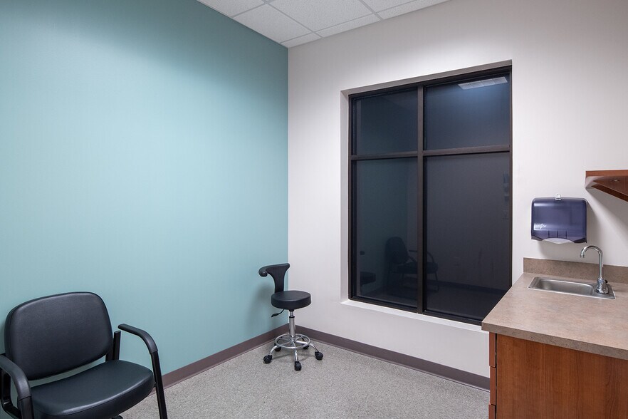 More Photos Of 6909 Old Highway 441, Mount Dora Medical For Lease
