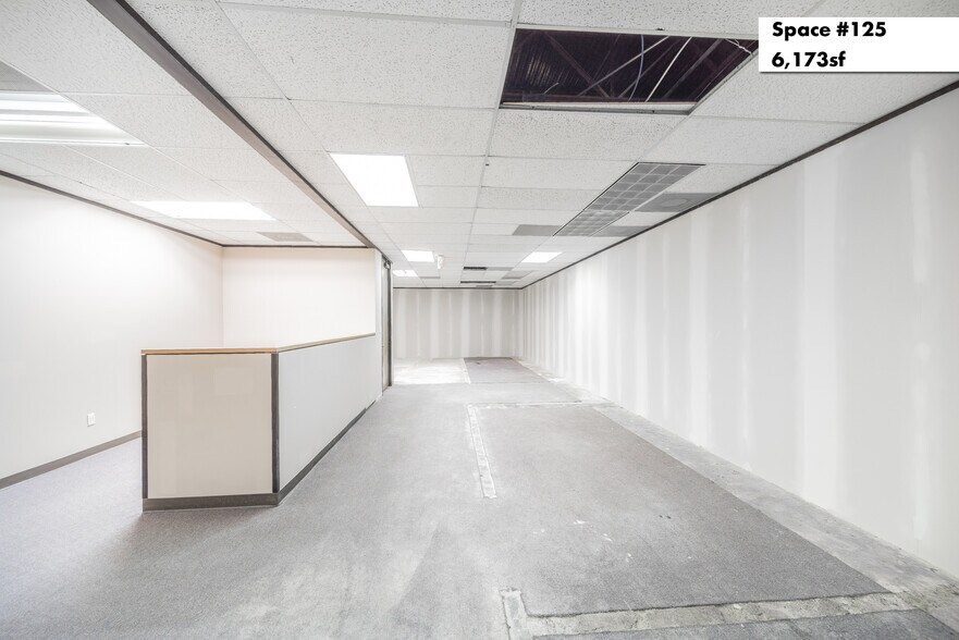 More Photos Of 1880 S Dairy Ashford Rd, Houston Office Residential For Lease