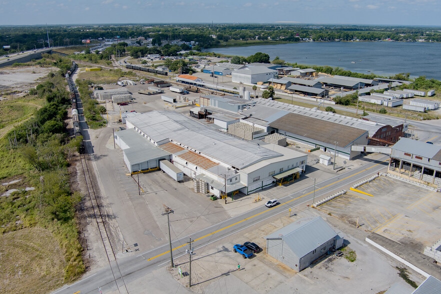 More Photos Of 650 Avenue R SW, Winter Haven Distribution For Sale