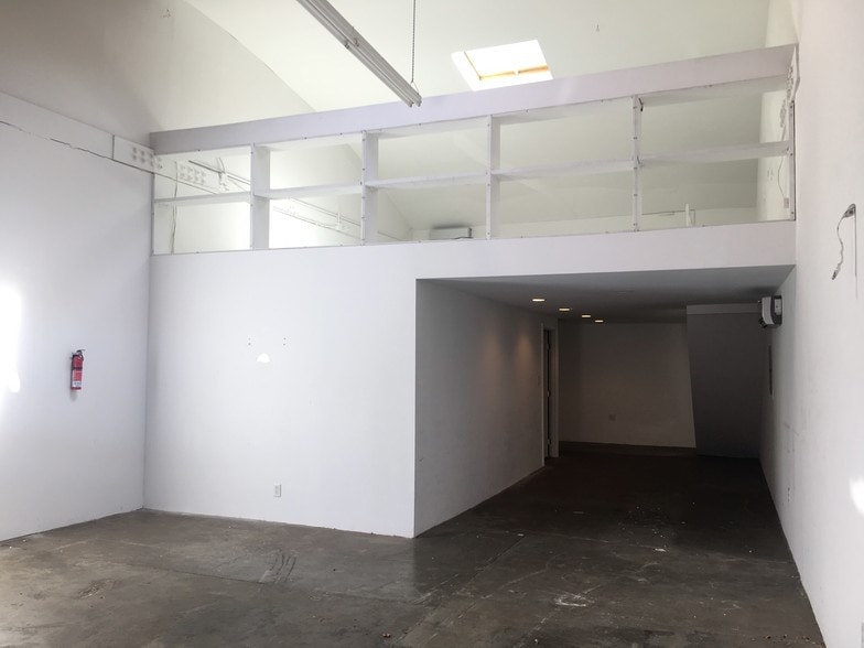 More Photos Of 4505 W Jefferson Blvd, Los Angeles Warehouse For Lease