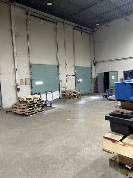 More Photos Of 137 W Commercial Ave, Moonachie Warehouse For Lease