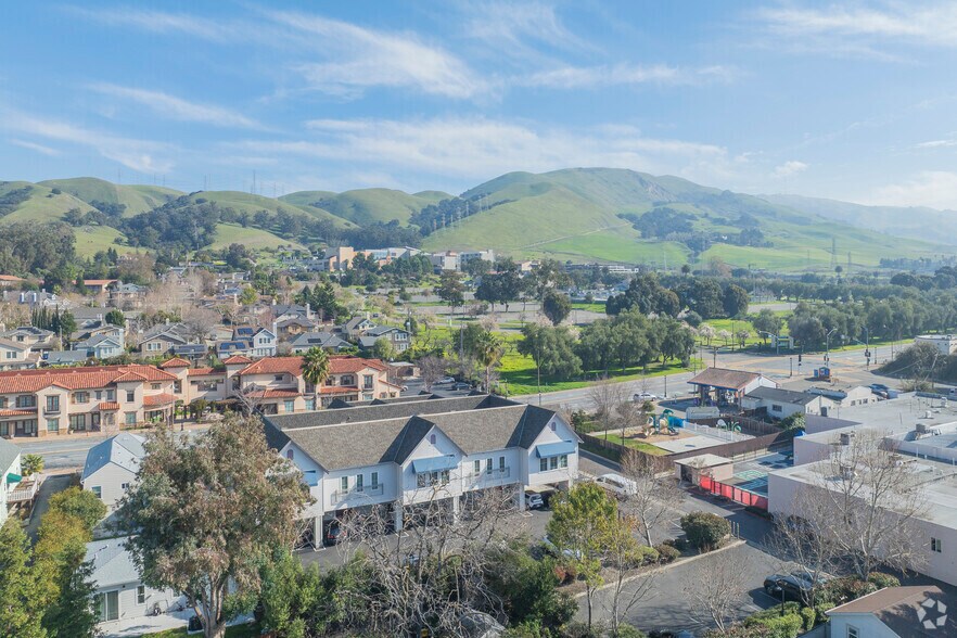 More Photos Of 43427-43433 Mission Blvd, Fremont Office For Lease