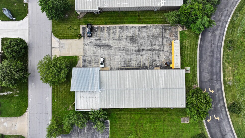 More Photos Of 893 N Jan-Mar Ct, Olathe Manufacturing For Lease
